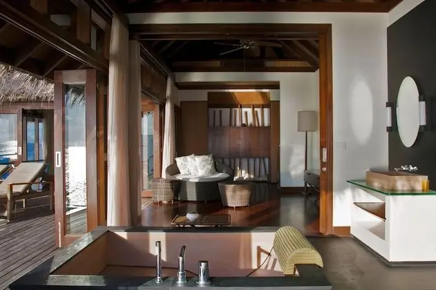 Villa (Escape Water Villa)