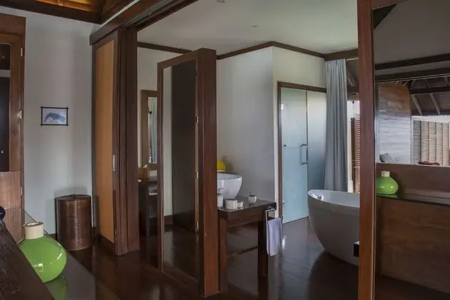 Villa (Water Villa)