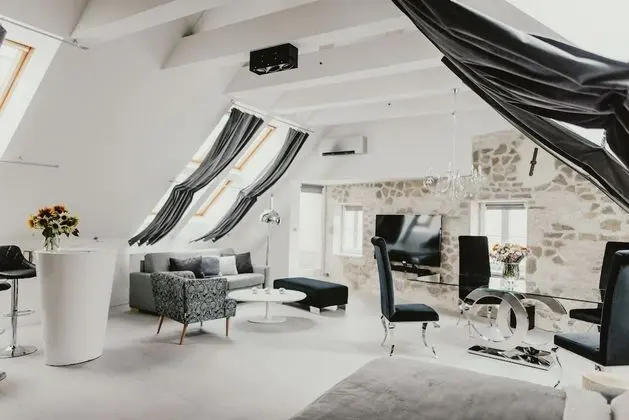 Deluxe Apart Daire, Teras