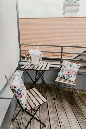 Deluxe Apart Daire, Teras