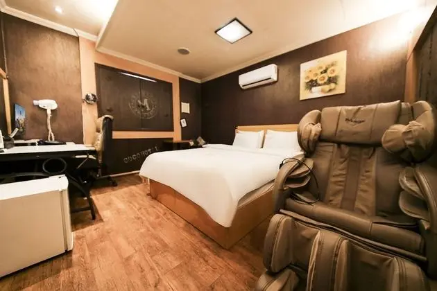 Standard Tek Büyük Yataklı Oda