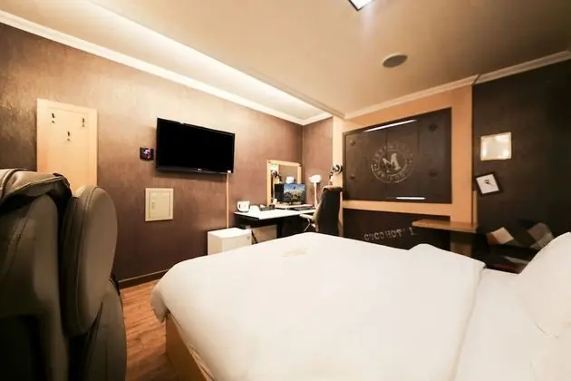 Standard Tek Büyük Yataklı Oda