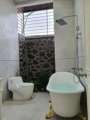 Tek Büyük Yataklı Oda, Havuz Manzaralı