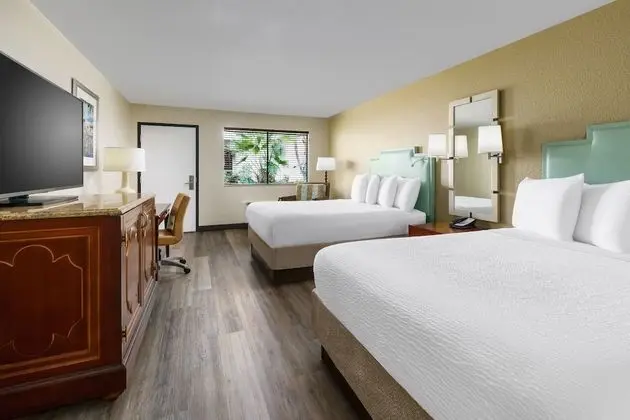 Two Beds Standard