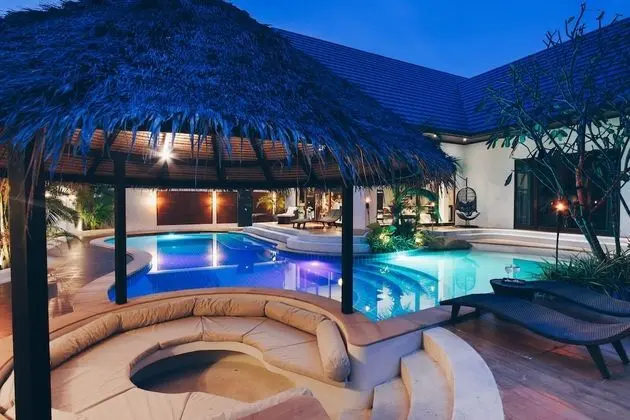 Luxury Villa, 4 Yatak Odası, Havuz Manzaralı, Havuz Kenarı