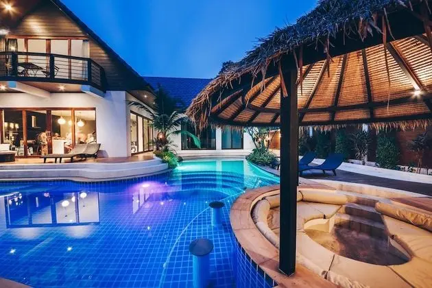 Luxury Villa, 4 Yatak Odası, Havuz Manzaralı, Havuz Kenarı