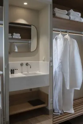 Tek Büyük Yataklı Oda (Museum View)