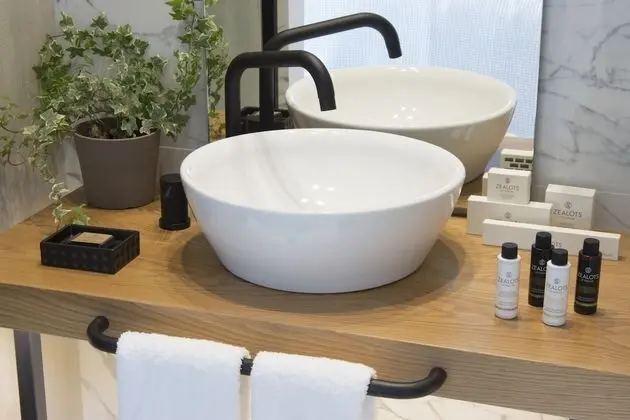 Süit, Şehir Manzaralı (Athenean)