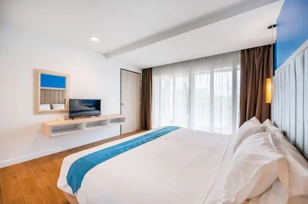 One Bedroom with Kitchen