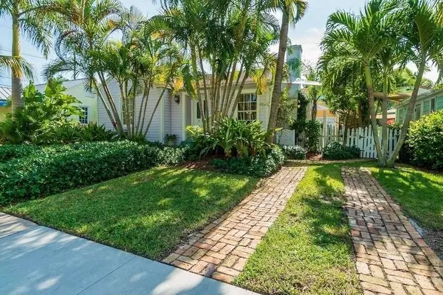 Ev (Coco Plum Cottage Vacation Rental of )
