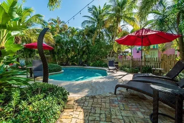 Ev (Coco Plum Cottage Vacation Rental of )