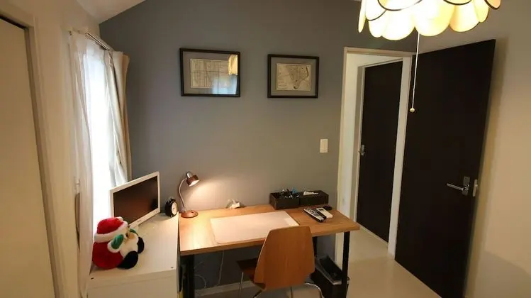 Ev (Private Vacation)