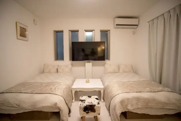 Ev (Private Vacation)