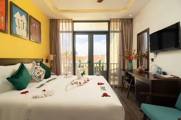 Grand Tek Büyük Yataklı Oda, Balkon, Havuz Manzaralı