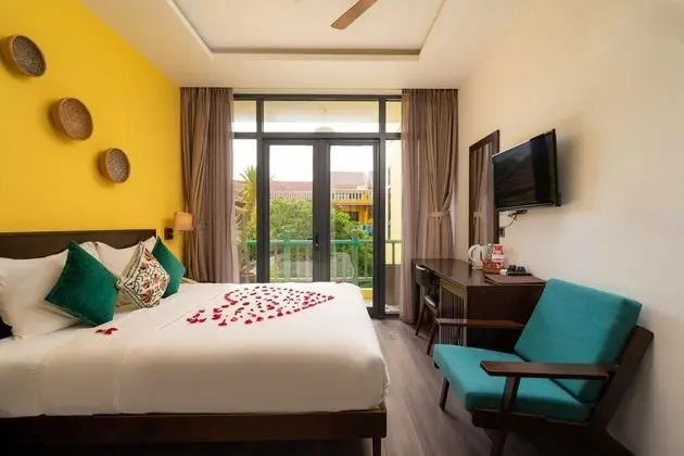 Grand Tek Büyük Yataklı Oda, Balkon, Havuz Manzaralı