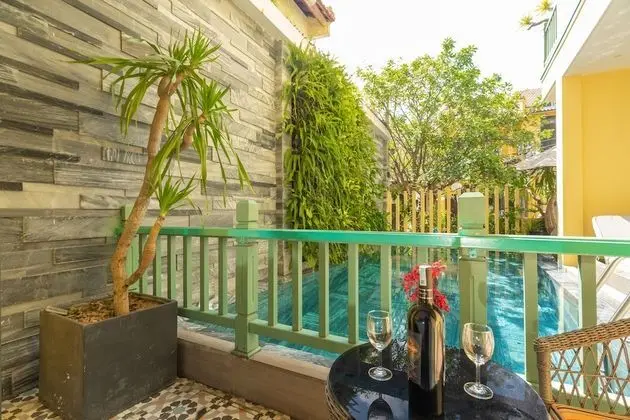 Grand Tek Büyük Yataklı Oda, Balkon, Havuz Manzaralı