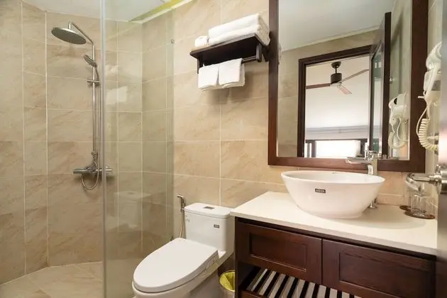 Grand Tek Büyük Yataklı Oda, Balkon, Havuz Manzaralı