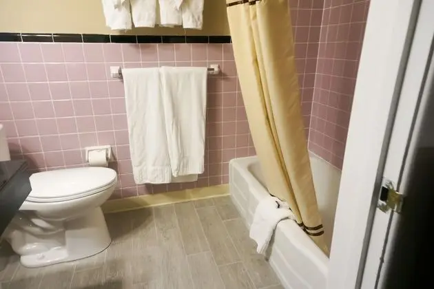 Deluxe Non Smoking 2 Double Beds Exterior Pool - Side Rooms
