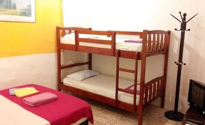 Family Oda (4 Persons, Shared Bathroom)