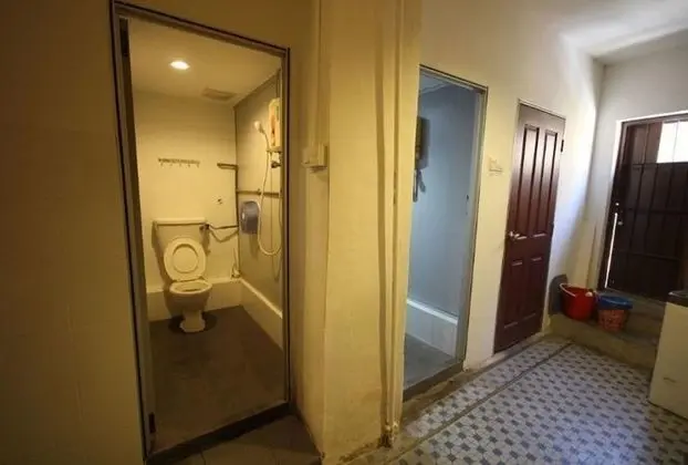 Family Oda (4 Persons, Shared Bathroom)