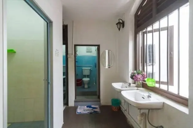 Family Oda (4 Persons, Shared Bathroom)