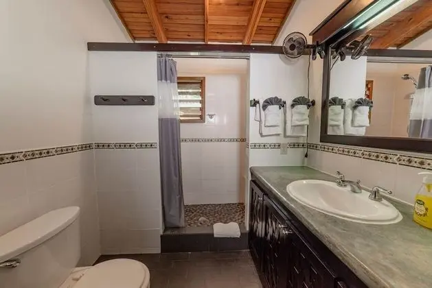 Politilly Suite - Premium Studio, 1 King Bed, Oceanview, 2nd Floor Unit