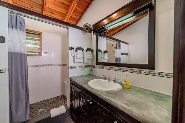 Politilly Suite - Premium Studio, 1 King Bed, Oceanview, 2nd Floor Unit