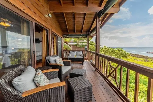Politilly Suite - Premium Studio, 1 King Bed, Oceanview, 2nd Floor Unit