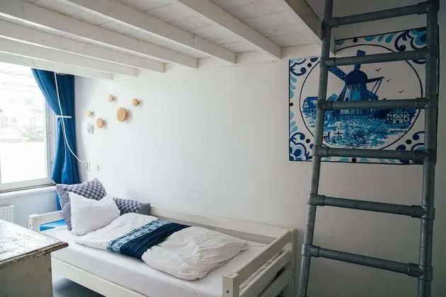 Deluxe Üç Kişilik Oda (2)