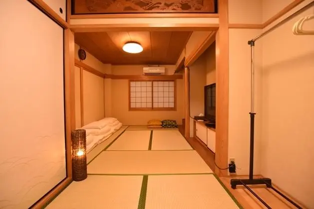 Ev (Private Vacation)
