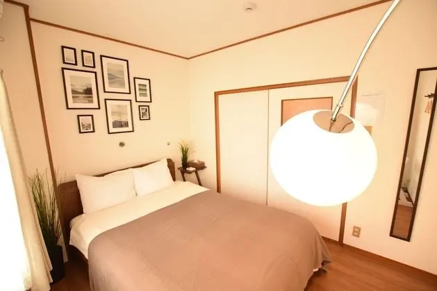 Ev (Private Vacation)