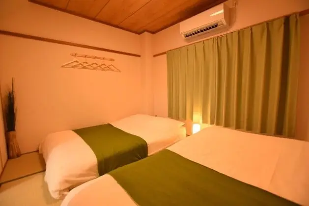 Ev (Private Vacation)