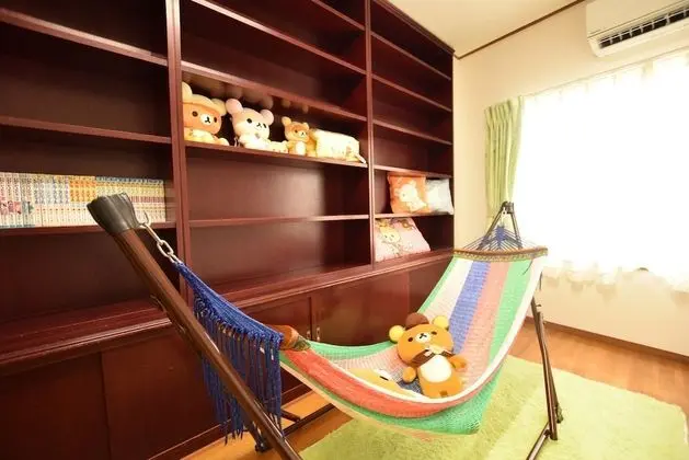 Ev (Private Vacation)