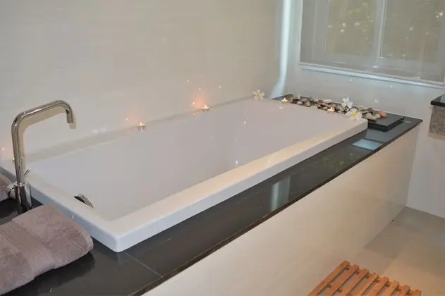 2-Bedroom Apartment (Not Included Electricity)