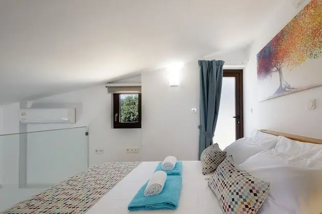 Apart Daire, 2 Yatak Odası, Havuz Manzaralı