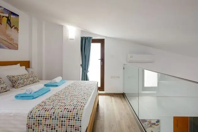 Apart Daire, 2 Yatak Odası, Havuz Manzaralı