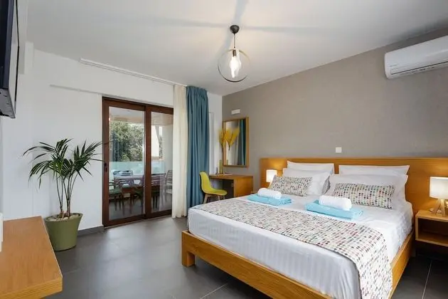 Apart Daire, 2 Yatak Odası, Havuz Manzaralı
