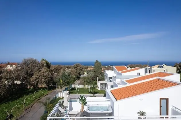 Apartment, 2 Bedrooms, Outdoor Jetted Tub, Pool View