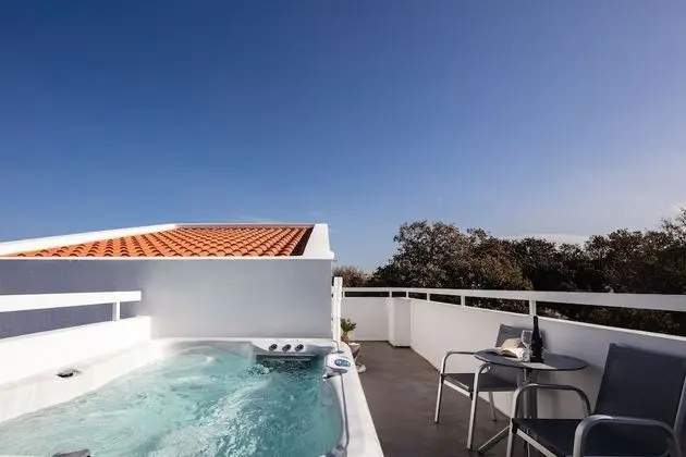 Apartment, 2 Bedrooms, Outdoor Jetted Tub, Pool View