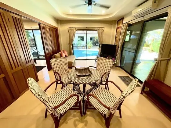 3 Bedrooms Private Pool
