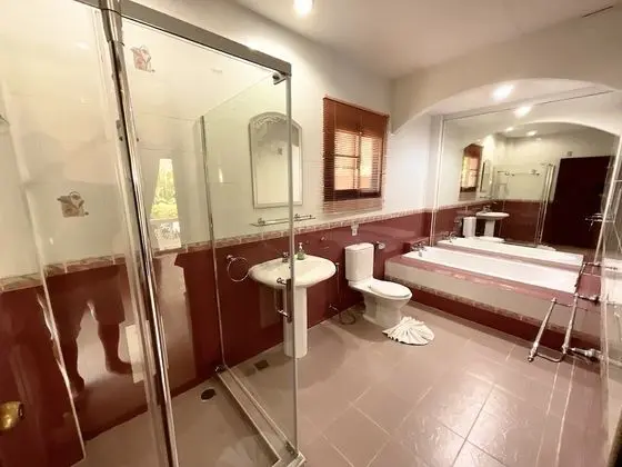 3 Bedrooms Private Pool