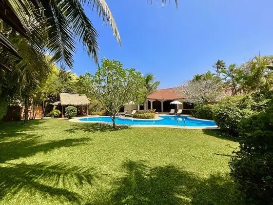 4 Bedrooms Private Pool