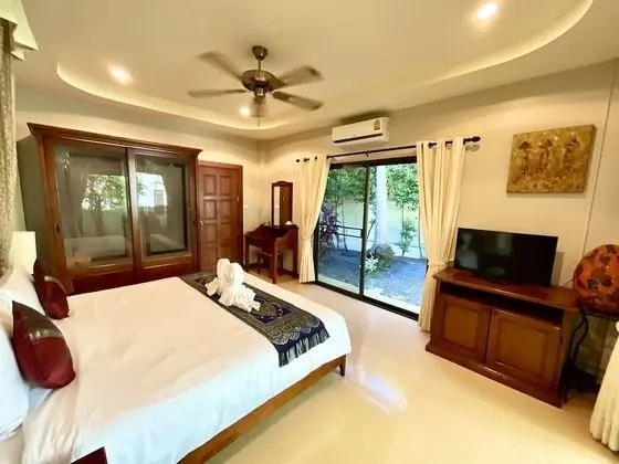 4 Bedrooms Private Pool