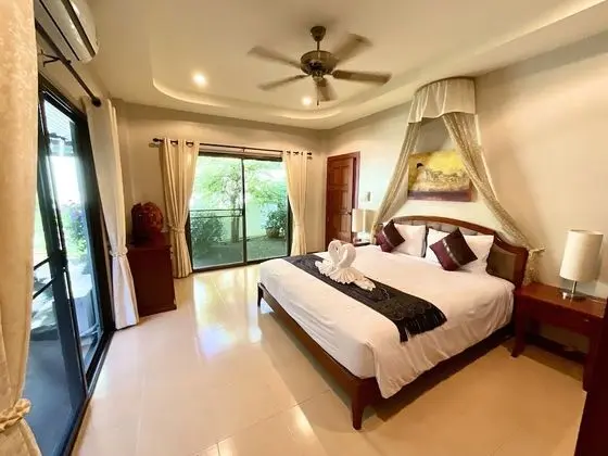 4 Bedrooms Private Pool