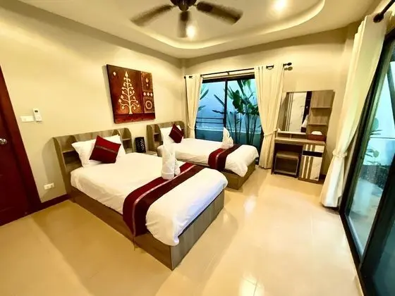 4 Bedrooms Private Pool