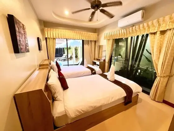 4 Bedrooms Private Pool