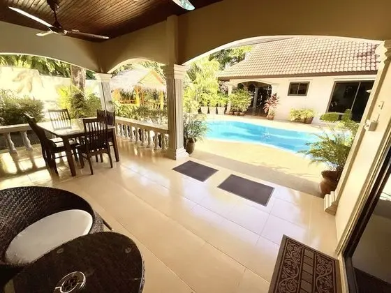 4 Bedrooms Private Pool