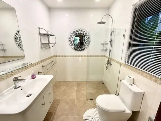 4 Bedrooms Private Pool