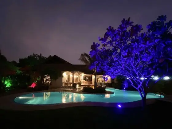 4 Bedrooms Private Pool