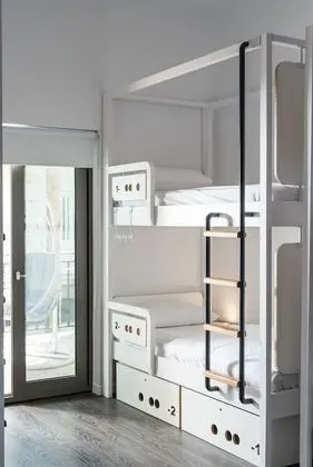Ortak Ranzalı Oda, Ortak Banyo (6 Beds)